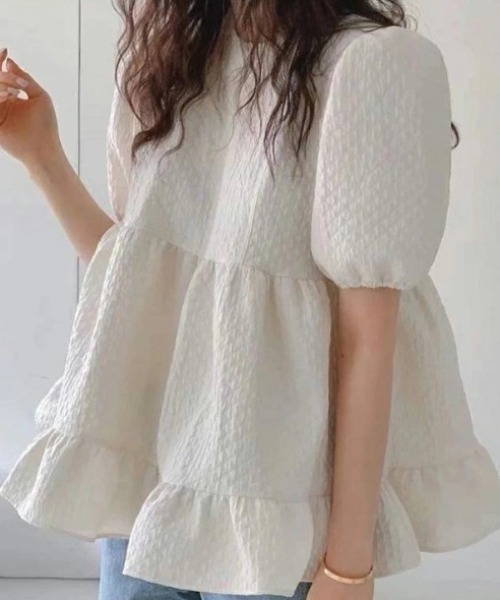 deux amour(ドゥーザムール)の「ブークレ―フリルティアード半袖トップス(Tシャツ/カットソー・レディース・ブラック/グレー/ブルー/ホワイト・FREE)」の5枚目の写真