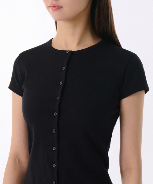 MUSINSA STANDARD WOMAN（ムシンサスタンダードウーマン）の「ウィメンズスリムクルーネックボタンTシャツ[ブラック]（Tシャツ/カットソー・レディース・その他・SMALL/X-SMALL/LARGE/MEDIUM/X-LARGE）」の5枚目の写真