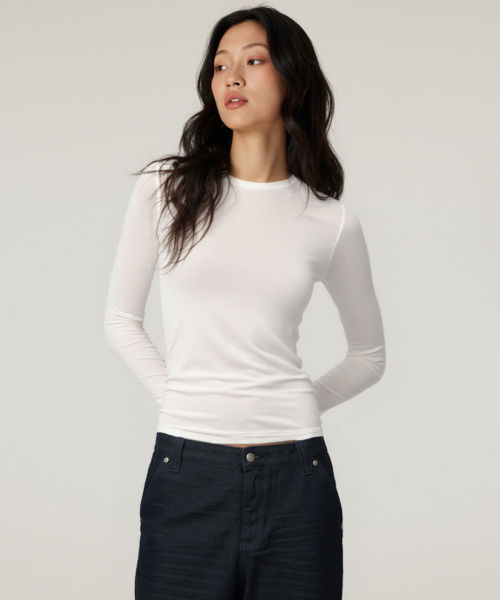 BUTTON SEOUL（ボタンソウル）の「[ウィメンズ] ウールブレンドテンセルソフトストレッチバックピンタックロングスリーブTシャツ (3 COLORS)（Tシャツ/カットソー・レディース・ブラック/ライトグレー/ホワイト・SMALL/MEDIUM/LARGE）」の7枚目の写真