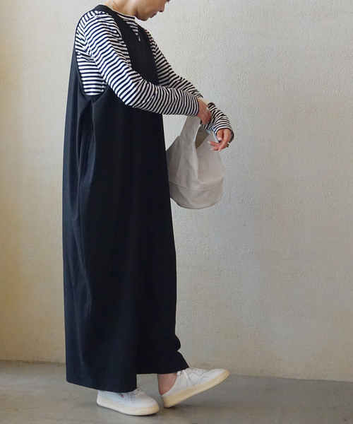 JOURNAL STANDARD LUXE（ジャーナルスタンダード　ラックス）の「TRストレッチ Vネックサロペット（サロペット/オーバーオール・レディース・ブラック・FREE）」の4枚目の写真