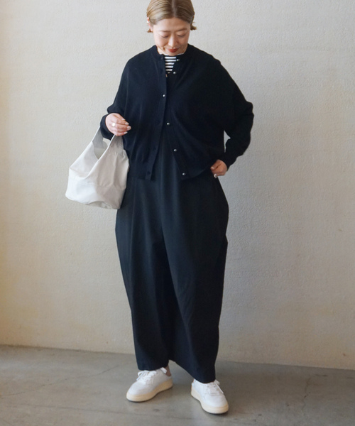 JOURNAL STANDARD LUXE（ジャーナルスタンダード　ラックス）の「TRストレッチ Vネックサロペット（サロペット/オーバーオール・レディース・ブラック・FREE）」の5枚目の写真