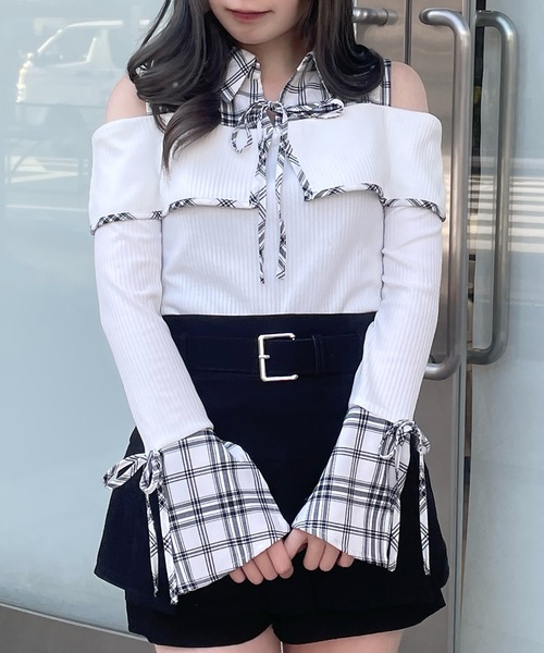 abc une face(アーベーセーアンフェイス)の「シャツ衿ドッキングトップス(Tシャツ/カットソー・レディース・ホワイト/ネイビー/ブラック/グレー・FREE)」の2枚目の写真