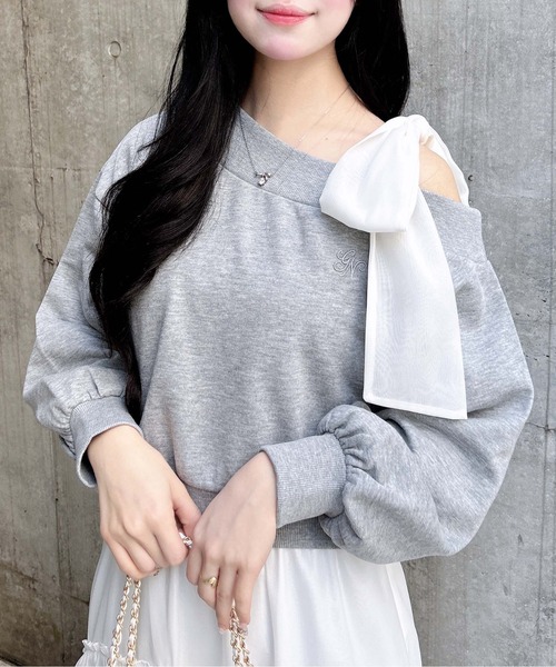 INGNI（イング）の「スウェット肩リボン胸ロゴワンショルトップス（スウェット・レディース・ライトピンク/グレー/ネイビー/オートミール・M）」の6枚目の写真