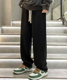 KELVIN（ケルヴァン）の「Monotone Denim Easy Straight Pants モノトーン デニムイージーパンツ（デニムパンツ）」