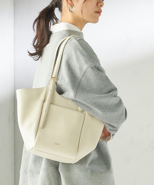 Beau're(ヴュレ)の「BEAURE: ロング ハンドル 2WAY トート バッグ(トートバッグ・レディース・ブラック/オフホワイト・ONE SIZE)」の3枚目の写真