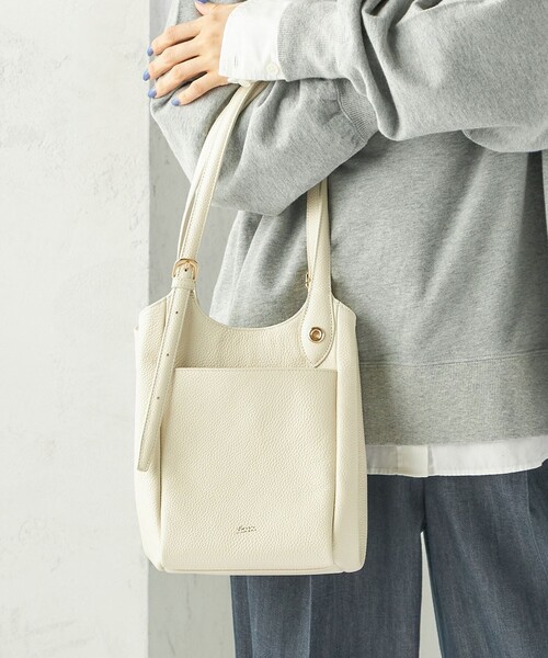 Beau're(ヴュレ)の「BEAURE: ロング ハンドル 2WAY トート バッグ(トートバッグ・レディース・ブラック/オフホワイト・ONE SIZE)」の8枚目の写真