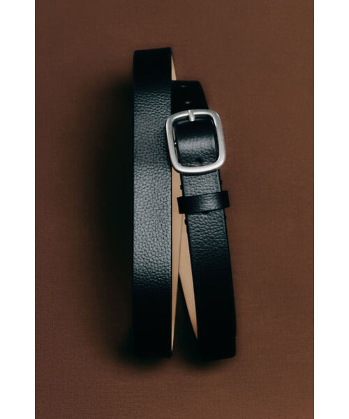 COS（コス）の「グレインレザーベルト（ベルト・メンズ・ブラック・XS/S/M/L）」の2枚目の写真