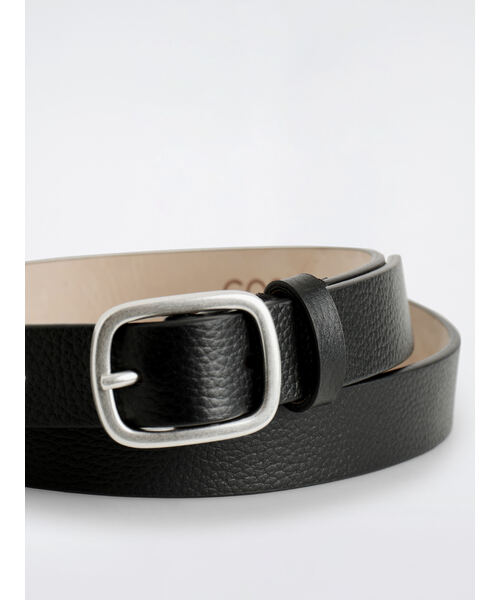 COS（コス）の「グレインレザーベルト（ベルト・メンズ・ブラック・XS/S/M/L）」の4枚目の写真