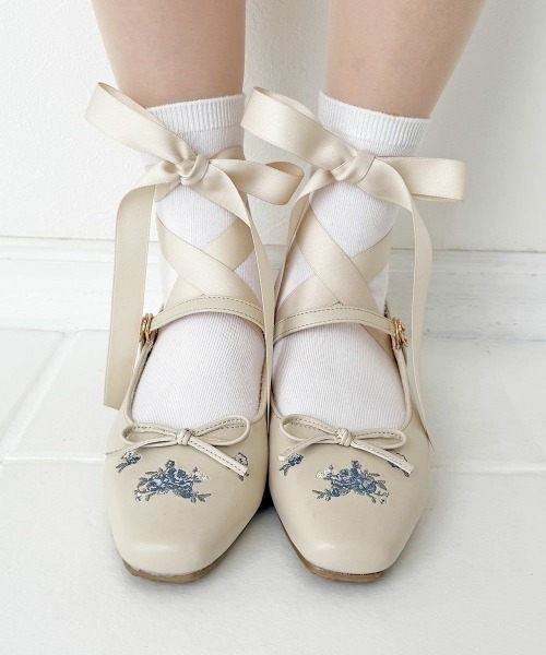 F i.n.t（フィント）の「リボン付き小花刺繍バレエパンプス（パンプス・レディース・アイボリー/レッド・L/M/S）」の10枚目の写真