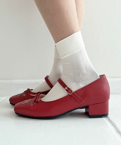 F i.n.t（フィント）の「リボン付き小花刺繍バレエパンプス（パンプス・レディース・アイボリー/レッド・L/M/S）」の9枚目の写真