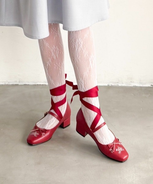 F i.n.t（フィント）の「リボン付き小花刺繍バレエパンプス（パンプス・レディース・アイボリー/レッド・L/M/S）」の19枚目の写真