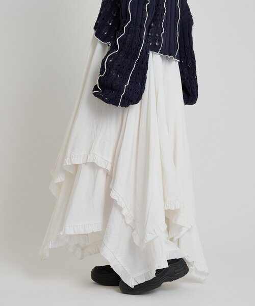 w closet（ダブルクローゼット）の「イレヘムフリルキャミワンピース（ワンピース・レディース・ブラック/オフホワイト・FREE）」の4枚目の写真