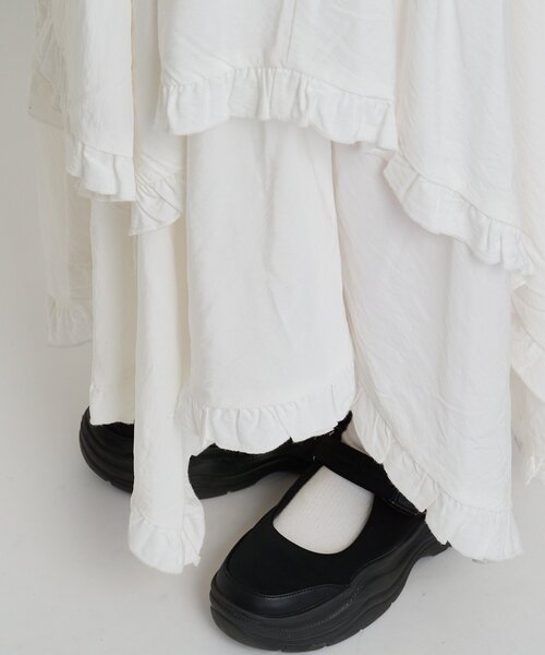 w closet（ダブルクローゼット）の「イレヘムフリルキャミワンピース（ワンピース・レディース・ブラック/オフホワイト・FREE）」の6枚目の写真