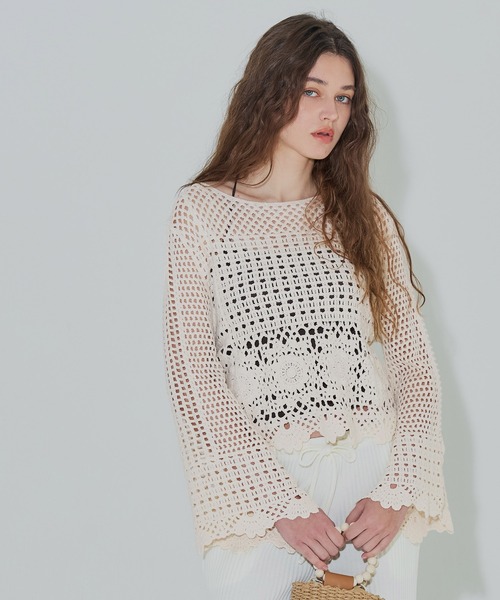 coca(coca)(コカ)の「フレアスリーブクロシェニット(ニット/セーター・レディース・ブラック/アイボリー・ONE SIZE)」の3枚目の写真