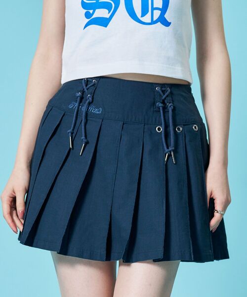 SEQUENZ(シークエンズ)の「※WEB限定 / レイヤード対応 / レディースアイレットプリーツミニスカート / sqnz eyelet pleats skirt(スカート・レディース・カーキ/ブラウン/ダークネイビー/その他1・SMALL/MEDIUM/LARGE)」の1枚目の写真