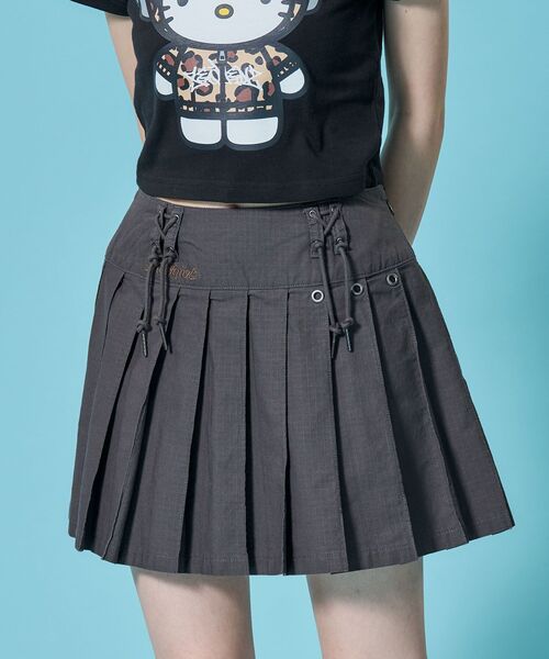 SEQUENZ(シークエンズ)の「※WEB限定 / レイヤード対応 / レディースアイレットプリーツミニスカート / sqnz eyelet pleats skirt(スカート・レディース・カーキ/ブラウン/ダークネイビー/その他1・SMALL/MEDIUM/LARGE)」の11枚目の写真