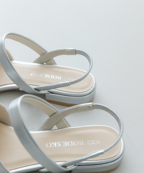 RODE SKO（ロデスコ）の「デザインカットバックゴムサンダル（サンダル・レディース・ダークブラウン/シルバー/ブラック・38/37/36）」の5枚目の写真