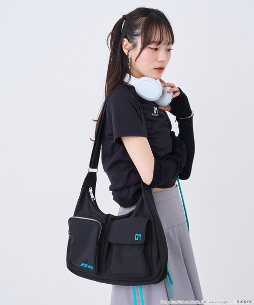 earth music&ecology（アースミュージックアンドエコロジー）の「初音ミク イメージ バッグ（ショルダーバッグ・レディース・グリーン・FREE）」の2枚目の写真