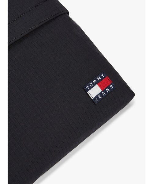 tommy jeans(トミー ジーンズ)の「エッセンシャルデイリーリップストップサコッシュ(ショルダーバッグ・メンズ・ブラック・FREE)」の4枚目の写真