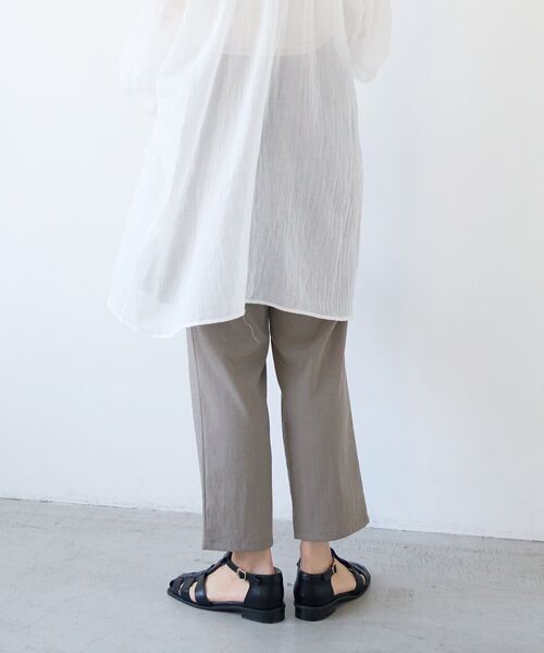 le.coeur blanc（ルクールブラン）の「ストレッチツータックテーパード（その他パンツ・レディース・ブラック/モカ/キャメル・36/38）」の10枚目の写真