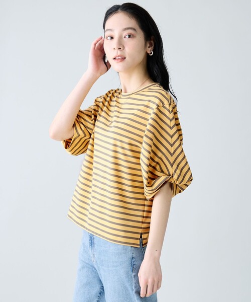 ANY(エニィ)の「ツイストスリーブボーダートップス(Tシャツ/カットソー・レディース・スカイブルー系2/ライトイエロー系2/ホワイト系2/ベージュ系2/ネイビー系2/ブラック系/ホワイト系/ダークブラウン系2・F)」の8枚目の写真