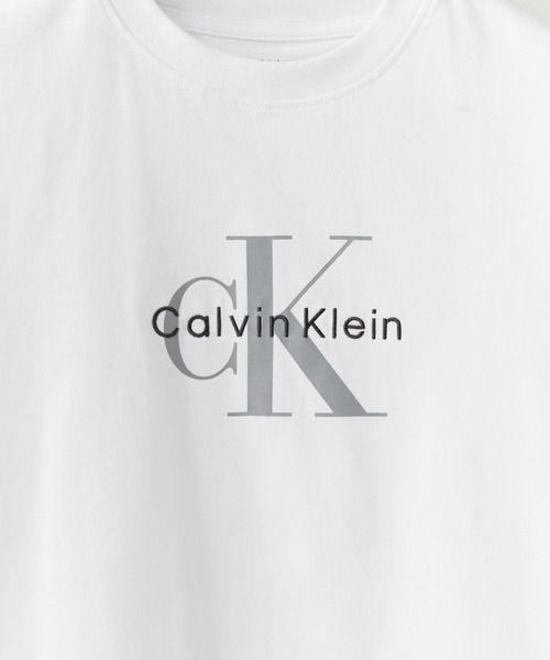 Calvin Klein（カルバン・クライン）の「Calvin Klein/カルバンクライン Tシャツ - モノグラムクルーネックショートスリーブTシャツ 半袖Tシャツ  2026年春夏（Tシャツ/カットソー・レディース・ホワイト/ブラック・S/M）」の20枚目の写真