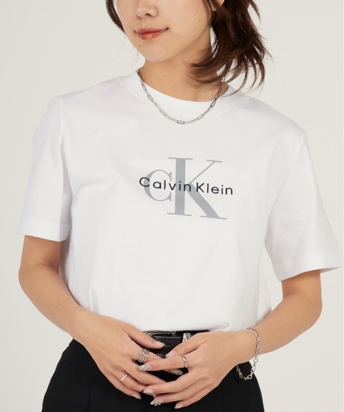 Calvin Klein（カルバン・クライン）の「Calvin Klein/カルバンクライン Tシャツ - モノグラムクルーネックショートスリーブTシャツ 半袖Tシャツ  2026年春夏（Tシャツ/カットソー・レディース・ホワイト/ブラック・S/M）」の13枚目の写真