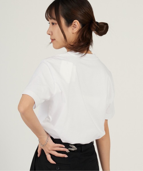 Calvin Klein（カルバン・クライン）の「Calvin Klein/カルバンクライン Tシャツ - モノグラムクルーネックショートスリーブTシャツ 半袖Tシャツ  2026年春夏（Tシャツ/カットソー・レディース・ホワイト/ブラック・S/M）」の9枚目の写真