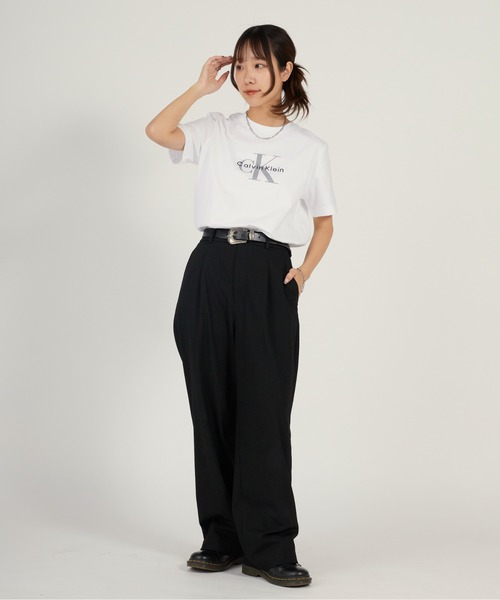 Calvin Klein（カルバン・クライン）の「Calvin Klein/カルバンクライン Tシャツ - モノグラムクルーネックショートスリーブTシャツ 半袖Tシャツ  2026年春夏（Tシャツ/カットソー・レディース・ホワイト/ブラック・S/M）」の8枚目の写真