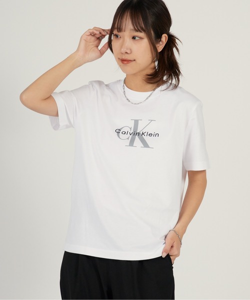 Calvin Klein（カルバン・クライン）の「Calvin Klein/カルバンクライン Tシャツ - モノグラムクルーネックショートスリーブTシャツ 半袖Tシャツ  2026年春夏（Tシャツ/カットソー・レディース・ホワイト/ブラック・S/M）」の11枚目の写真