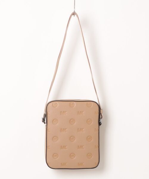 MICHAEL KORS(マイケルコース)の「FLIGHT BAG Crossbody(ショルダーバッグ・メンズ・キャメル・FREE)」の2枚目の写真