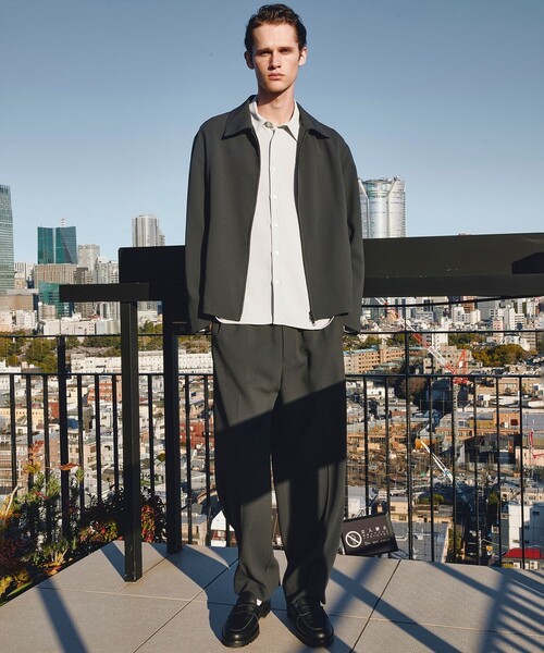 UNITED TOKYO（ユナイテッドトウキョウ）の「COLD DRY PLEATS シームレスイージーパンツ |SETUP可/接触冷感/通気性/イージーケア/軽量（その他パンツ・メンズ・ブラック/ネイビー/ダークグレー・2/1）」の4枚目の写真