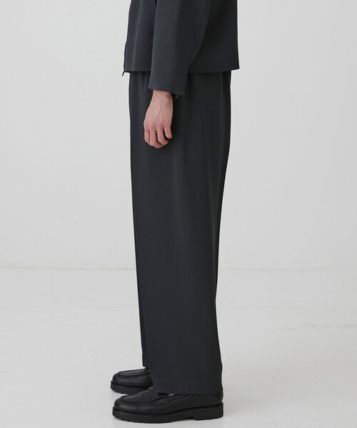 UNITED TOKYO（ユナイテッドトウキョウ）の「COLD DRY PLEATS シームレスイージーパンツ |SETUP可/接触冷感/通気性/イージーケア/軽量（その他パンツ・メンズ・ブラック/ネイビー/ダークグレー・2/1）」の16枚目の写真