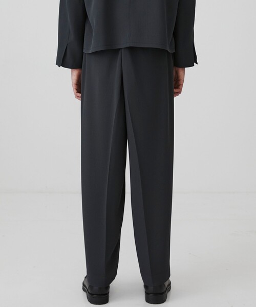 UNITED TOKYO（ユナイテッドトウキョウ）の「COLD DRY PLEATS シームレスイージーパンツ |SETUP可/接触冷感/通気性/イージーケア/軽量（その他パンツ・メンズ・ブラック/ネイビー/ダークグレー・2/1）」の17枚目の写真