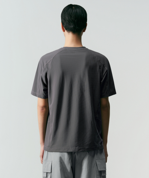 MUSINSA STANDARD（ムシンサスタンダード）の「[シティレジャー] スポーティブテクスチャードTシャツ [グレー]（Tシャツ/カットソー・メンズ・その他・SMALL/MEDIUM/LARGE/X-LARGE/2XL）」の3枚目の写真