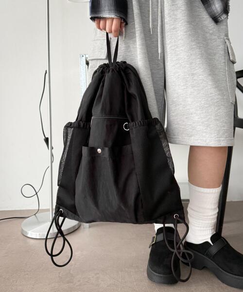 WEGO（ウィゴー）の「WEGO/サイドメッシュポケットナップサック（バックパック/リュック・レディース・ブラック/ブラウン系その他/スミクロ・FREE）」の2枚目の写真