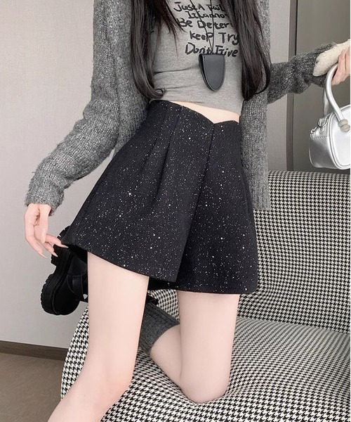 INASTUDIOS(イーナストゥディオス)の「Glitter V-waist / グリッターVウエスト ショートパンツ(その他パンツ・レディース・ブラック/グレー・SMALL/MEDIUM/LARGE/X-SMALL/X-LARGE)」の7枚目の写真