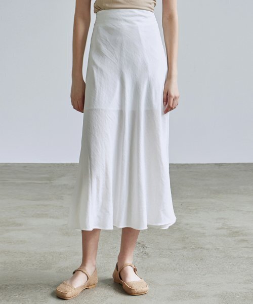 NICK&NICOLE(ニックアンドニコール)の「SATIN LONG SKIRT_WHITE(スカート・レディース・その他・FREE)」の1枚目の写真