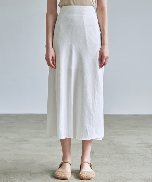 NICK&NICOLE(ニックアンドニコール)の「SATIN LONG SKIRT_WHITE(スカート・レディース・その他・FREE)」の2枚目の写真