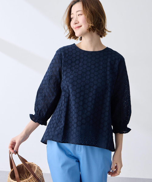 Petit Honfleur(プチオンフルール)の「レースシャーリング袖ブラウス(Tシャツ/カットソー・レディース・ネイビー/ホワイト・M/L)」の3枚目の写真