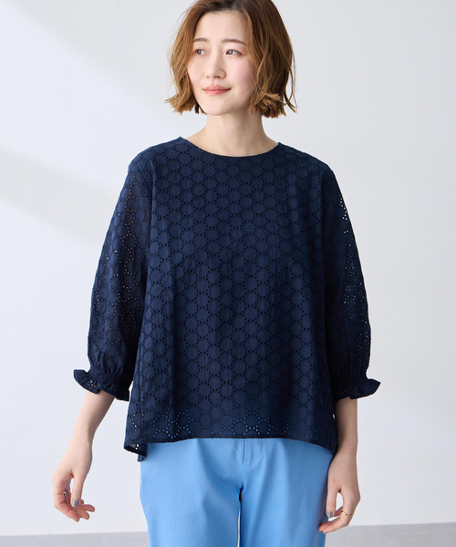 Petit Honfleur(プチオンフルール)の「レースシャーリング袖ブラウス(Tシャツ/カットソー・レディース・ネイビー/ホワイト・M/L)」の4枚目の写真