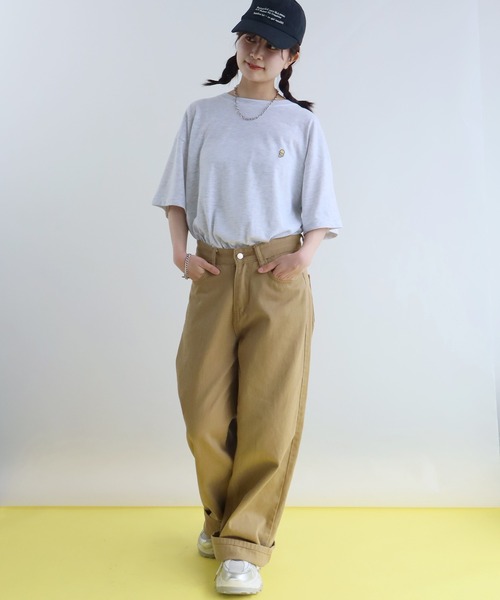 sanrio(サンリオ)の「【Sanrio/サンリオ】日焼けシリーズ サガラ刺繍 クルーネック半袖Tシャツ(Tシャツ/カットソー・レディース・サックスブルー/杢グレー/スミクロ/オフホワイト・M/L)」の6枚目の写真