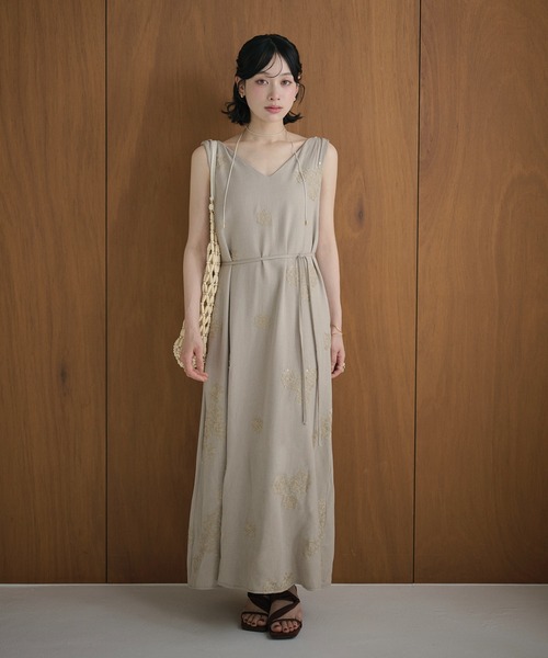 LAULEN(ローレン)の「lace embroidery twist sleeve long dress /レース刺繍ロングドレス(ワンピース・レディース・ベージュ/ブルー/ブラック/アイボリー・S/M)」の8枚目の写真