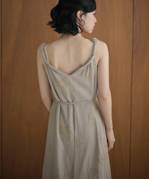 LAULEN(ローレン)の「lace embroidery twist sleeve long dress /レース刺繍ロングドレス(ワンピース・レディース・ベージュ/ブルー/ブラック/アイボリー・S/M)」の11枚目の写真