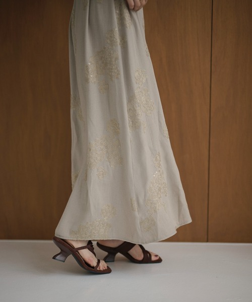 LAULEN(ローレン)の「lace embroidery twist sleeve long dress /レース刺繍ロングドレス(ワンピース・レディース・ベージュ/ブルー/ブラック/アイボリー・S/M)」の13枚目の写真