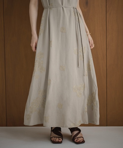 LAULEN(ローレン)の「lace embroidery twist sleeve long dress /レース刺繍ロングドレス(ワンピース・レディース・ベージュ/ブルー/ブラック/アイボリー・S/M)」の14枚目の写真