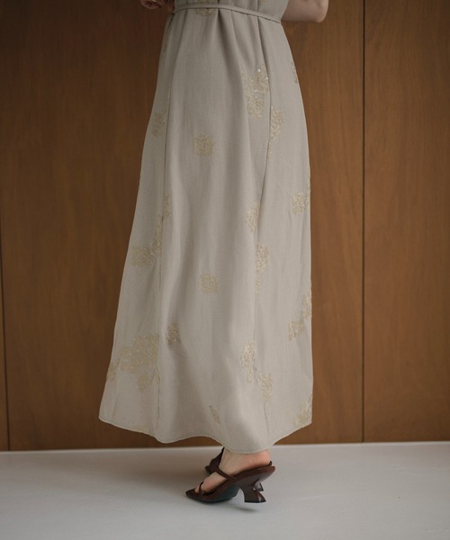 LAULEN(ローレン)の「lace embroidery twist sleeve long dress /レース刺繍ロングドレス(ワンピース・レディース・ベージュ/ブルー/ブラック/アイボリー・S/M)」の15枚目の写真