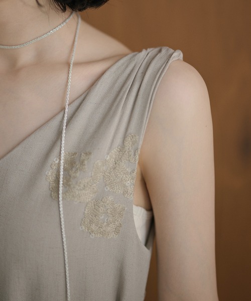 LAULEN(ローレン)の「lace embroidery twist sleeve long dress /レース刺繍ロングドレス(ワンピース・レディース・ベージュ/ブルー/ブラック/アイボリー・S/M)」の18枚目の写真