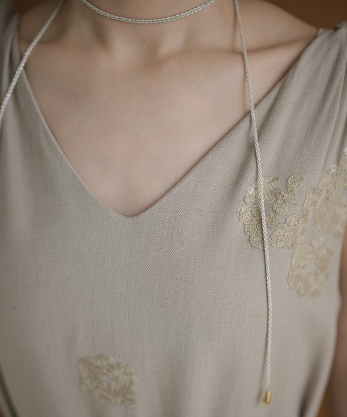 LAULEN(ローレン)の「lace embroidery twist sleeve long dress /レース刺繍ロングドレス(ワンピース・レディース・ベージュ/ブルー/ブラック/アイボリー・S/M)」の19枚目の写真