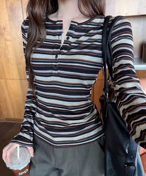 Alvia(アルビア)の「ストライプ長袖Tシャツ(Tシャツ/カットソー・レディース・グレー・M)」の6枚目の写真